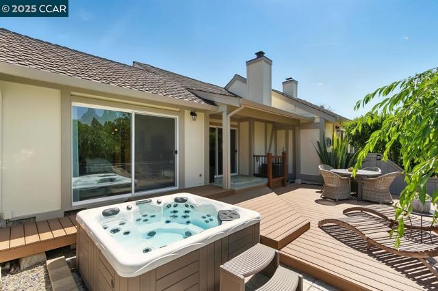 624 Doral Dr, Danville CA: https://media.crmls.org/mediaz/7afd2194-767f-4965-8e4f-d30fdc370bfa.jpg