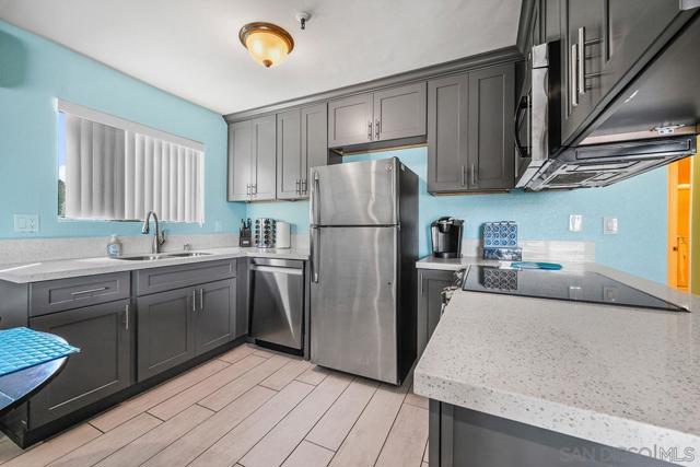 2808 Bayside Walk, San Diego CA: https://media.crmls.org/mediaz/7afd4563-1660-4eaf-96e6-26fc5a087921.jpg
