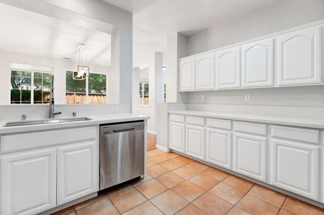 7445 Brigadoon Way, Dublin CA: https://media.crmls.org/mediaz/7afda746-049e-484b-b5ce-3023a6ef6f2b.jpg