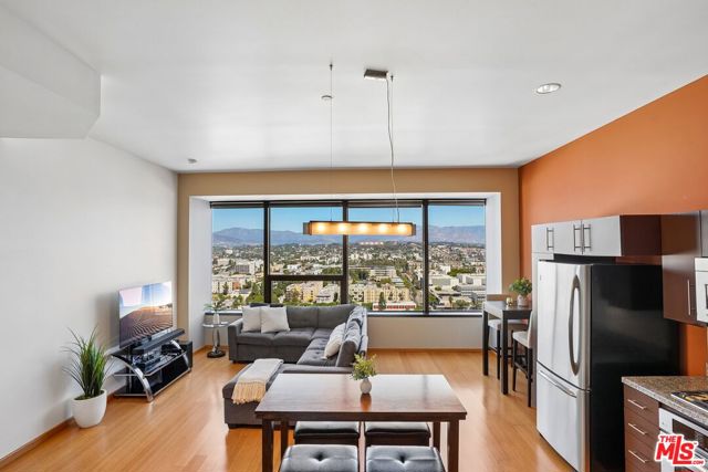 1100 Wilshire Boulevard, 2105 photo 6
