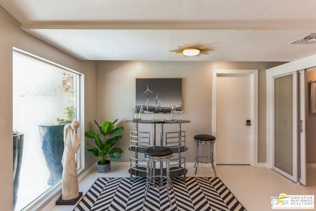 505 E Molino Road, Palm Springs CA: https://media.crmls.org/mediaz/7afdd6b9-5923-4aa8-b03b-521b7cd17590.jpg
