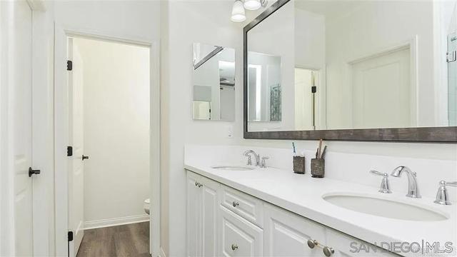 Detail Gallery Image 9 of 21 For 16160 Veridian Cir, San Diego,  CA 92127 - 4 Beds | 3/1 Baths