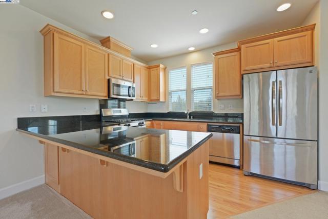 Image 17 of 45 For 23320 Wilmot Cir