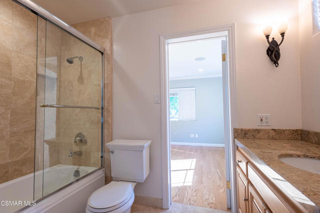 4539 Mammoth Avenue, Sherman Oaks CA: https://media.crmls.org/mediaz/7afea4ae-e59c-4b8e-9e56-99d51d27e262.jpg