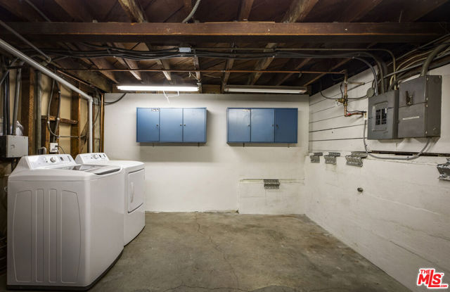2316 Kenilworth Avenue, Los Angeles CA: https://media.crmls.org/mediaz/7afee16e-b840-466e-9612-5fe01fdf1823.jpg