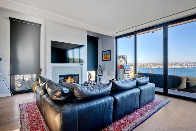812 San Antonio Pl, San Diego CA: https://media.crmls.org/mediaz/7afface6-5e98-445f-8b6f-4c8b226f5fd3.jpg