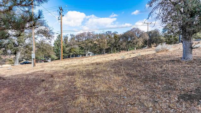 Detail Gallery Image 4 of 8 For 19645 Water Canyon Rd, Tehachapi,  CA 93561 - 2 Beds | 1 Baths