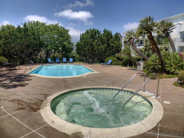 2005 Costa Del Mar Rd, Carlsbad CA: https://media.crmls.org/mediaz/7b002e07-be11-4e46-a511-6c9c7b245c66.jpg