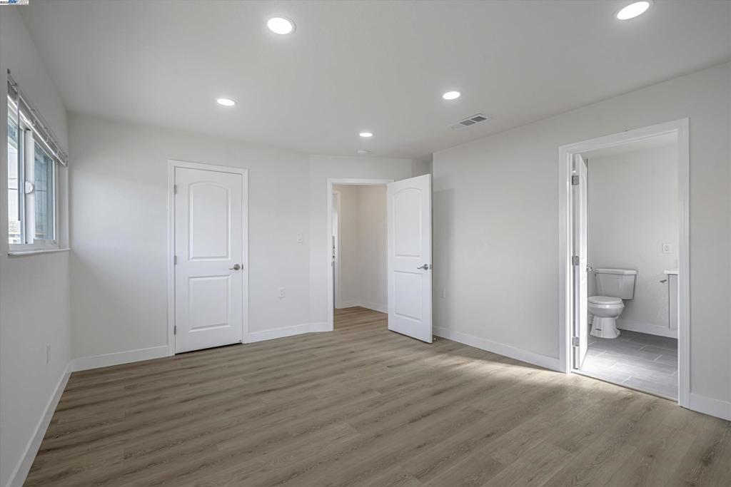 https://media.crmls.org/mediaz/7b006686-e1cf-4d6b-9488-8568edc20844.jpg?preset=X-Large