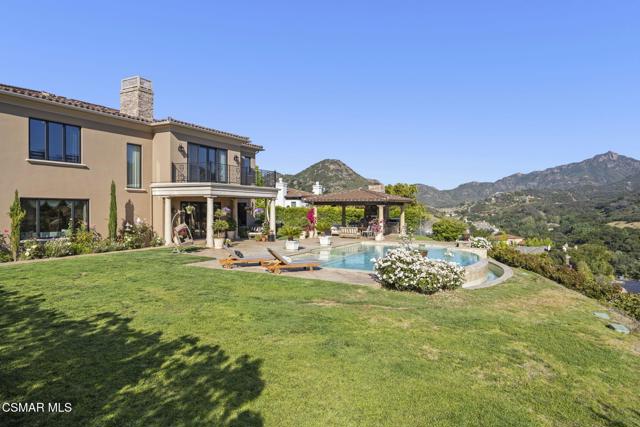 82 Queens Garden Drive, Thousand Oaks CA: https://media.crmls.org/mediaz/7b00e363-610e-4200-9347-c0157cfd6598.jpg