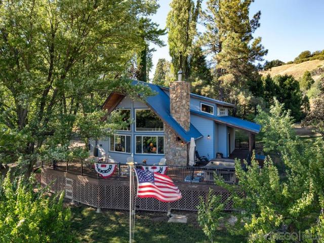 1209 Farmer Road, Julian CA: https://media.crmls.org/mediaz/7b01372c-fc92-4d3f-a288-374d8db976bc.jpg