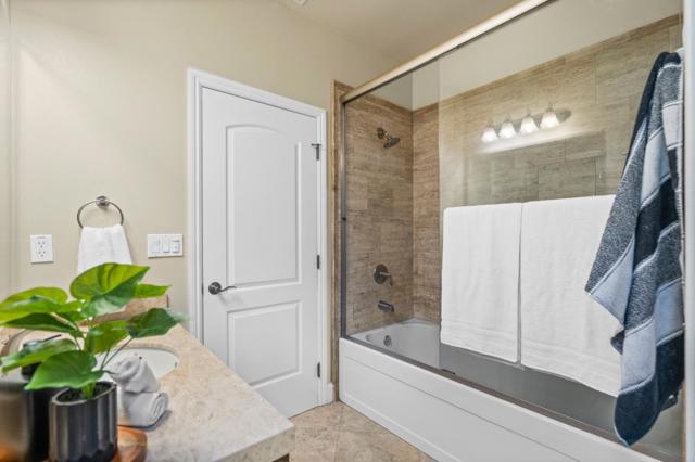 427 Willow Glen Way, San Jose CA: https://media.crmls.org/mediaz/7b01623c-ce1b-4281-9f38-0bf9686f3013.jpg