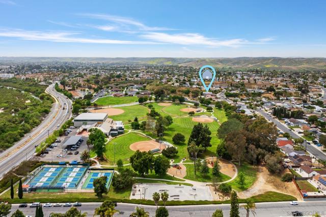 5083 Barry St, Oceanside CA: https://media.crmls.org/mediaz/7b019450-5d6c-4920-a301-e600ee8975ee.jpg