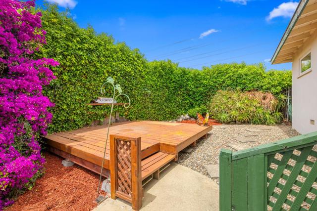 7 Setter Place, Monterey CA: https://media.crmls.org/mediaz/7b025eff-51d5-4dc2-ba9d-932dd55e9754.jpg