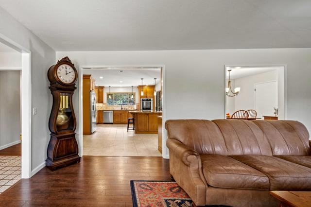 2811 Forest Lodge Road, Pebble Beach CA: https://media.crmls.org/mediaz/7b02967b-b489-46d8-8f58-4d69755e7f3c.jpg