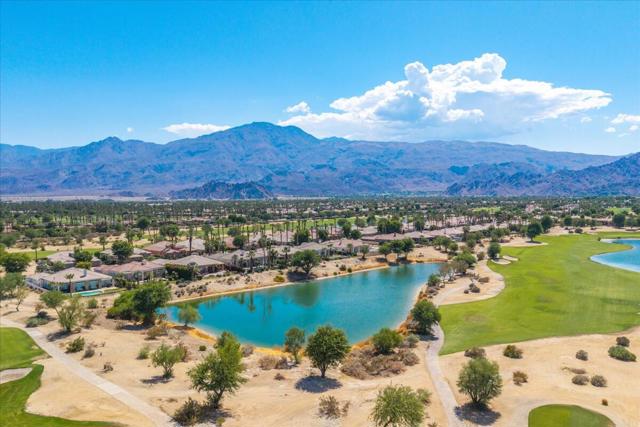 55120 Autumn Valley Court, La Quinta CA: https://media.crmls.org/mediaz/7b02c088-d24f-44c1-a08a-0ab300d64548.jpg