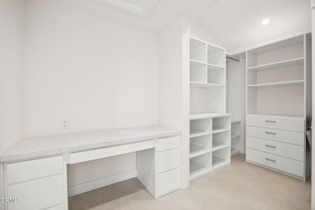 1194 Kingston Lane, Ventura CA: https://media.crmls.org/mediaz/7b02ceb5-0497-4f0b-9108-0400e78b94dd.jpg