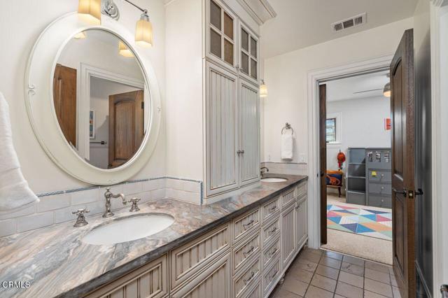 Detail Gallery Image 30 of 52 For 951 Descanso Dr, La Canada Flintridge,  CA 91011 - 5 Beds | 4/1 Baths