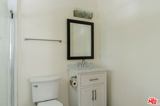 15514 Del Gado Drive, Sherman Oaks CA: https://media.crmls.org/mediaz/7b034cf7-f45c-4604-8030-2f5c38939871.jpg