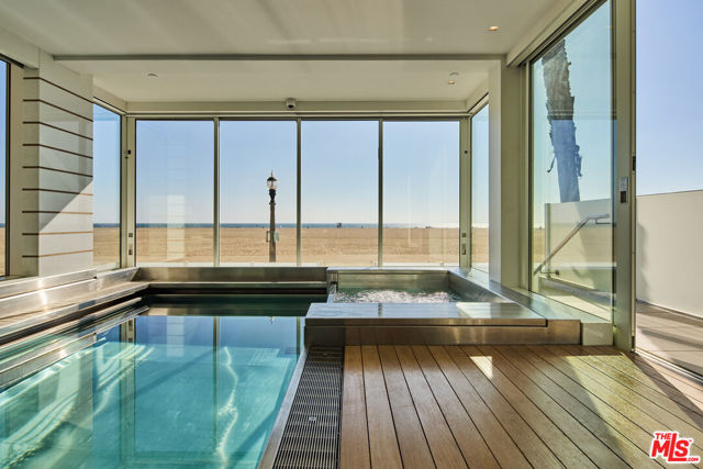 1267 Palisades Beach Road, Santa Monica CA: https://media.crmls.org/mediaz/7b0356a9-608c-4aea-86b4-1c88a4190440.jpg