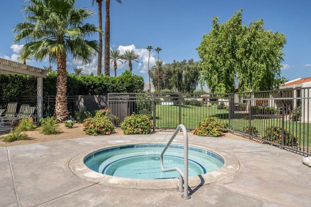 75114 Concho Drive, Indian Wells CA: https://media.crmls.org/mediaz/7b03627d-36de-46cf-ba8b-44315d5ae5a2.jpg