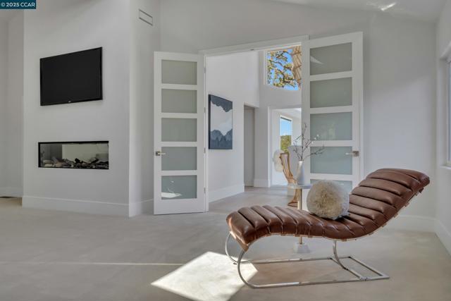 127 Caminar Way, Walnut Creek CA: https://media.crmls.org/mediaz/7b03a7ff-c11d-4687-9aec-c9ca0df42811.jpg