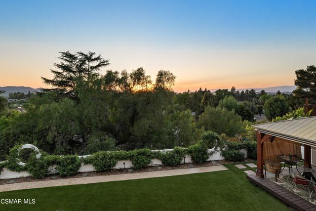 863 Falmouth Street, Thousand Oaks CA: https://media.crmls.org/mediaz/7b03c5f9-3310-4141-83e3-ef7ffa351882.jpg