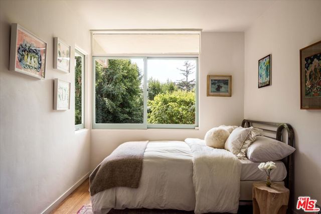 2764 Outpost Drive, Los Angeles CA: https://media.crmls.org/mediaz/7b03ceab-ce19-45d9-8b45-240a48fb362b.jpg