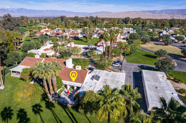 34955 Mission Hills Drive, Rancho Mirage CA: https://media.crmls.org/mediaz/7b048895-475b-4c75-9999-fa0ec19db42d.jpg