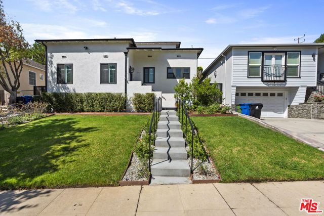 1517 Glendon Avenue, Los Angeles CA: https://media.crmls.org/mediaz/7b04dd14-997d-4c85-86f8-1b9398af109a.jpg