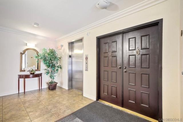 5370 La Jolla Blvd, La Jolla CA: https://media.crmls.org/mediaz/7b053223-7509-403b-8d93-9d2dbf8c46e8.jpg