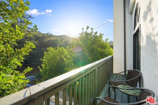 3418 Dorothy Road, Topanga CA: https://media.crmls.org/mediaz/7b0645cb-e2d3-4048-9393-fe410f07ded9.jpg