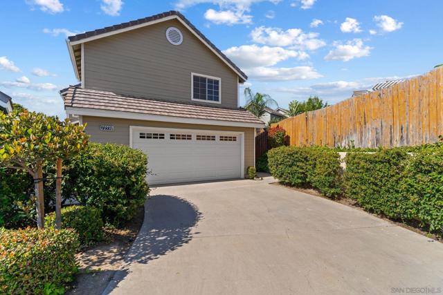 10598 Rancho Carmel Dr, San Diego CA: https://media.crmls.org/mediaz/7b070967-2868-47aa-b6eb-02bf5fbdbb8f.jpg