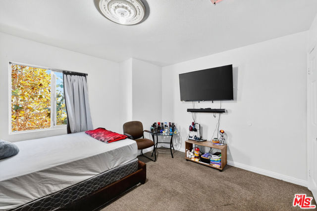 1503 E Gage Avenue, Los Angeles CA: https://media.crmls.org/mediaz/7b072a2d-3694-4844-abe4-fe4277aa99d8.jpg