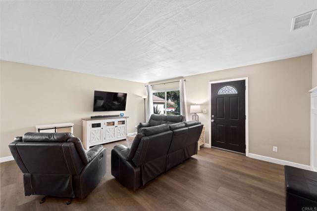 Detail Gallery Image 6 of 27 For 14163 Caminito Quevedo, San Diego,  CA 92129 - 3 Beds | 2 Baths