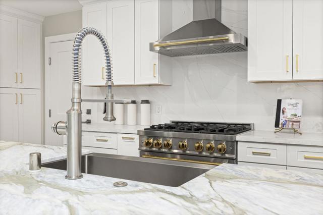 849 Elm Street, San Carlos CA: https://media.crmls.org/mediaz/7b083712-ce38-4c22-94bc-764418662884.jpg