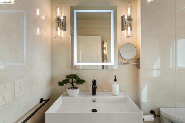 Image 21 of 30 For 22 Windsor Ave