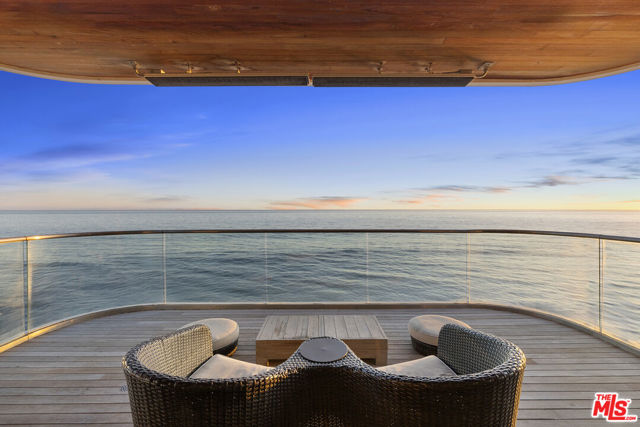 18860 Pacific Coast Highway, Malibu CA: https://media.crmls.org/mediaz/7b09009c-aaa9-4444-8fcb-aa4ced0947da.jpg