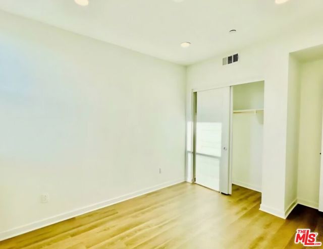 2931 1/2 Denby Avenue, Los Angeles CA: https://media.crmls.org/mediaz/7b092834-6d38-419b-954a-3d24bcb7b84b.jpg