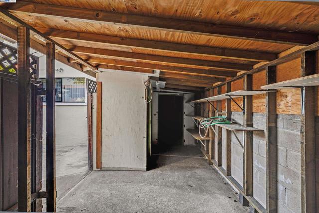 5645 Lemke Pl, Fremont CA: https://media.crmls.org/mediaz/7b092fb2-c374-43c5-b9aa-8385f537ef9e.jpg