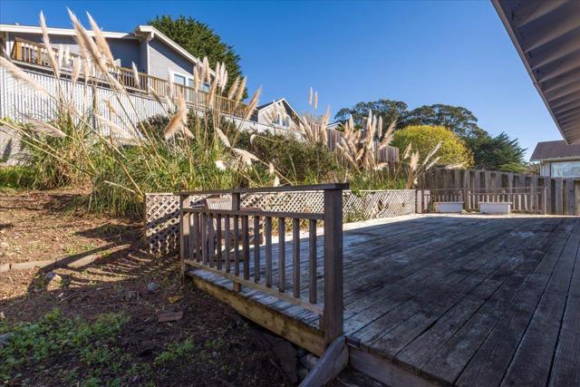 855 Sierra Street, Moss Beach CA: https://media.crmls.org/mediaz/7b096d71-4226-415f-b651-8c6795b0b67f.jpg