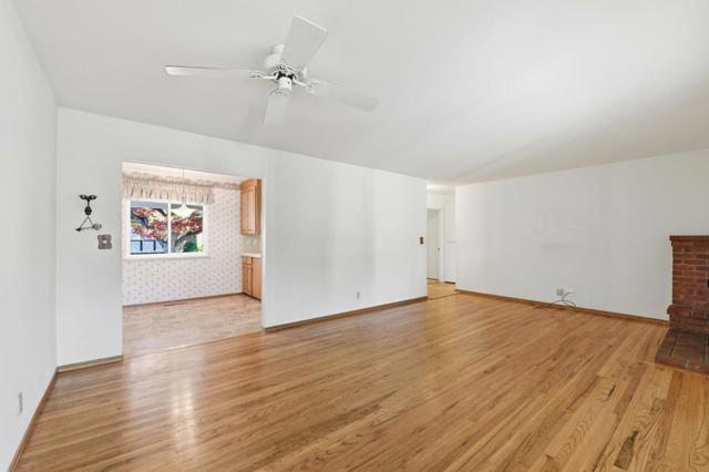 4975 Bel Escou Drive, San Jose CA: https://media.crmls.org/mediaz/7b09daf9-45ba-4b72-a7b6-c387eabb9076.jpg