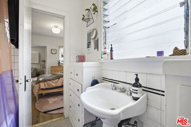 1811 Effie Street, Los Angeles CA: https://media.crmls.org/mediaz/7b0a10ca-fa1b-4b67-9df6-a9cc7aa83f23.jpg