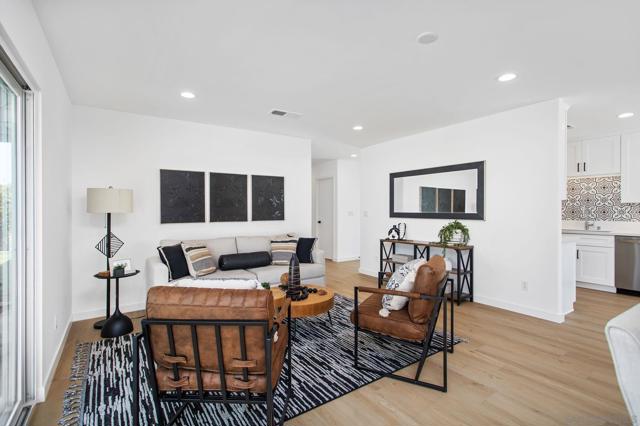 1134 Dearborn Dr, San Diego CA: https://media.crmls.org/mediaz/7b0add61-f378-4eb4-820c-bdff6e60a0a8.jpg