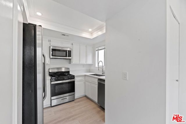 1136 S Shenandoah Street, Los Angeles CA: https://media.crmls.org/mediaz/7b0b7251-4219-45d9-98b9-be8324416395.jpg