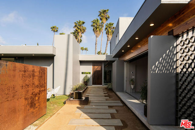 1344 Maltman Avenue, Los Angeles CA: https://media.crmls.org/mediaz/7b0b9014-eb03-4066-be8d-4e48fecc5962.jpg