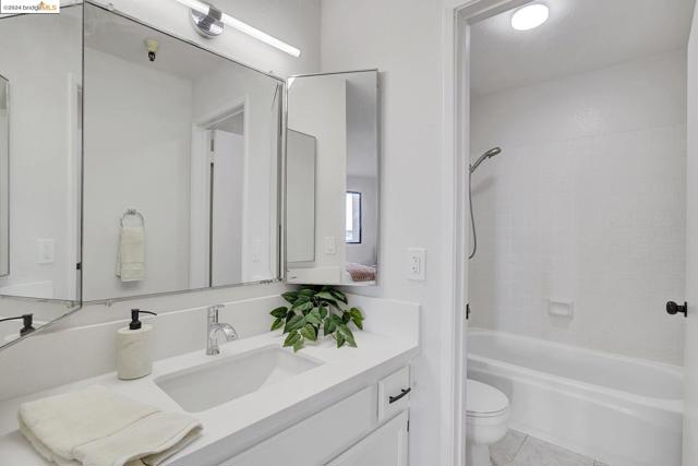Image 22 of 59 For 545 Pierce St  2112
