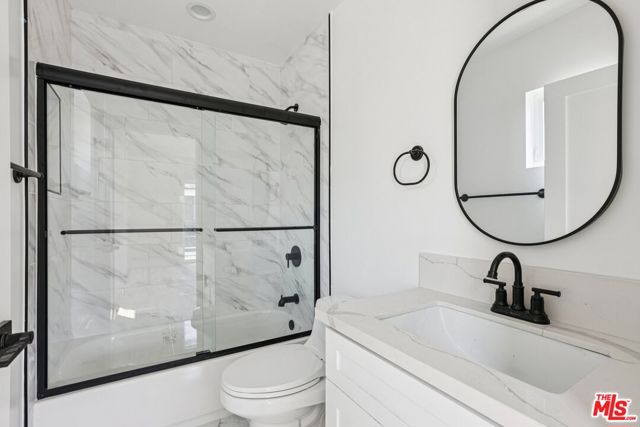 2111 1/2 Holly Drive, Los Angeles CA: https://media.crmls.org/mediaz/7b0cb639-e521-479d-846a-dd9cfd224385.jpg