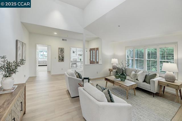 2504 Saklan Indian Dr, Walnut Creek CA: https://media.crmls.org/mediaz/7b0cf08a-f045-4baa-b4b5-d7c022e862cf.jpg