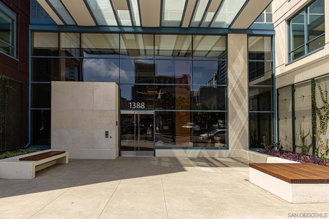 1388 Kettner Blvd, San Diego CA: https://media.crmls.org/mediaz/7b0d21b7-337d-4a49-8f5e-09844623c370.jpg